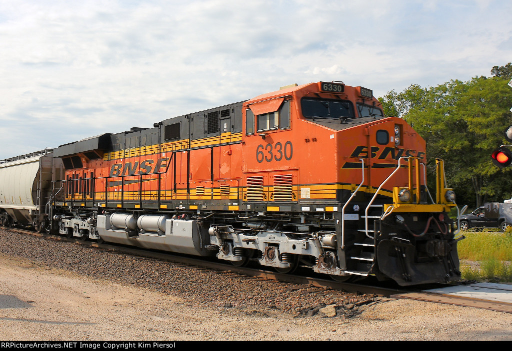 BNSF 6330 Pusher